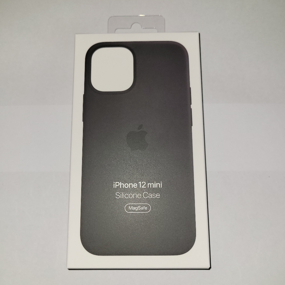 Apple Silicone Case with MagSafe for iPhone 12 Mini 5.4" - Black NEW